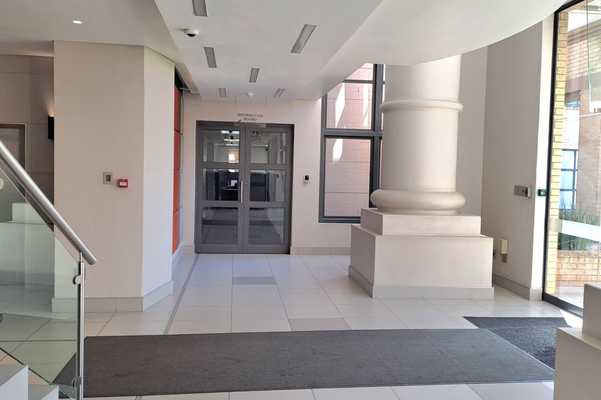 3rd Floor Office Space Available to Let in Tygervalley - Photo 3