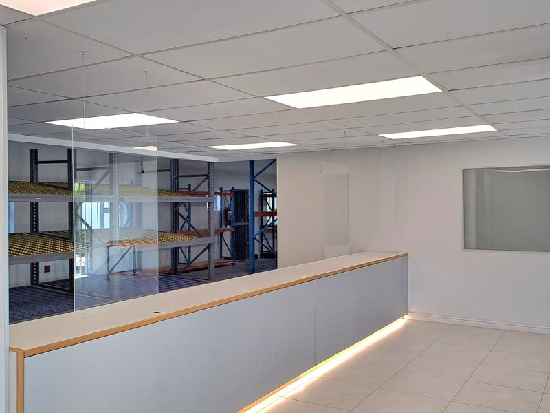 A Well-Posiitoned Warehouse To Let in Century City - Photo 8