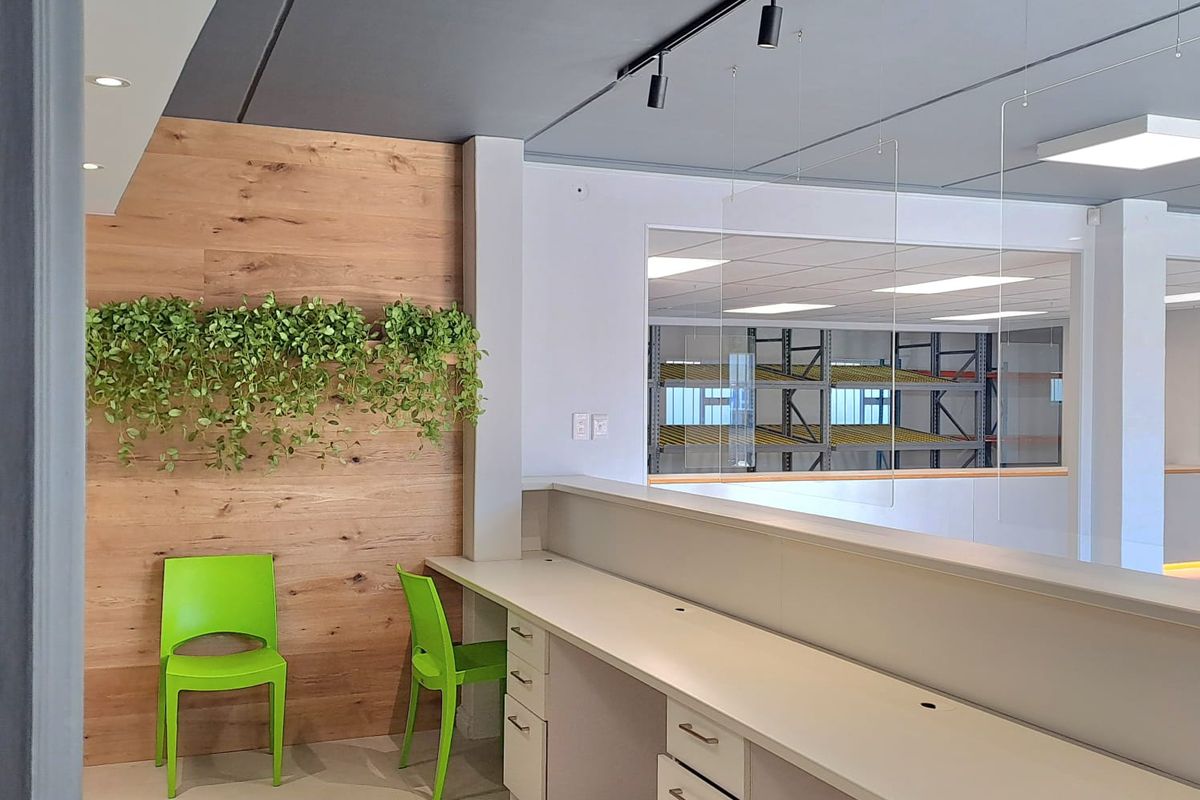 A Well-Posiitoned Warehouse To Let in Century City - Photo 4