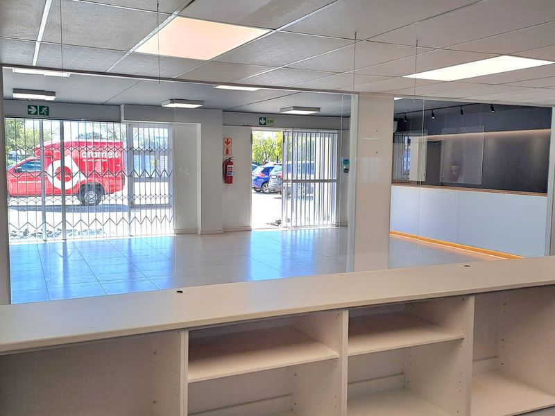 A Well-Posiitoned Warehouse To Let in Century City - Photo 5