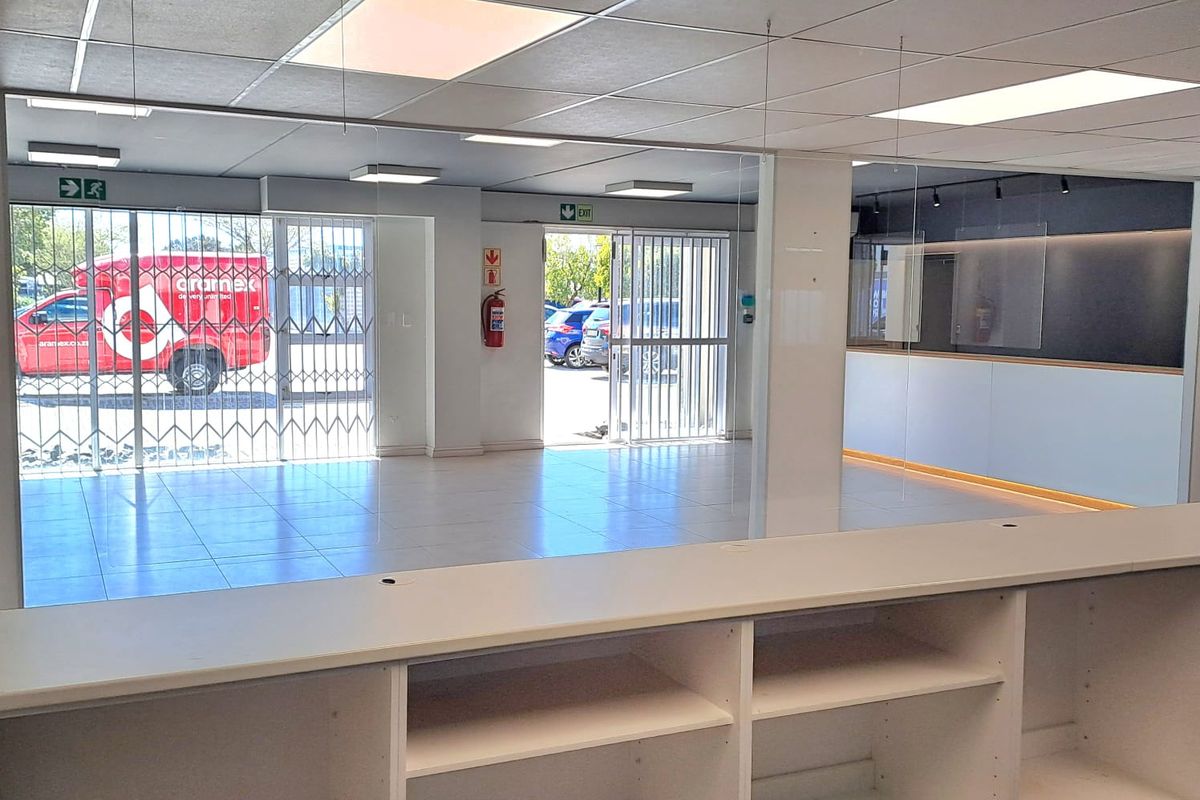 A Well-Posiitoned Warehouse To Let in Century City - Photo 5