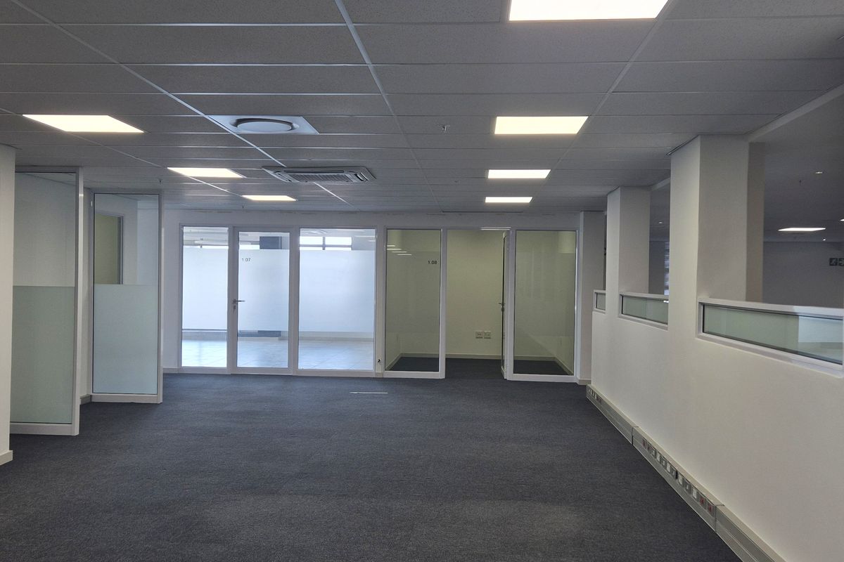 UPPER EAST SIDE | PRIME COMMERCIAL | WELL-APPOINTED | DOUBLE TREE HOTEL - Photo 5