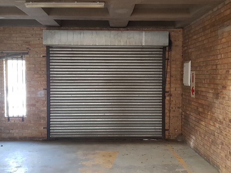TO LET - Small Warehouse Hennopspark Industrial Centurion - Photo 6