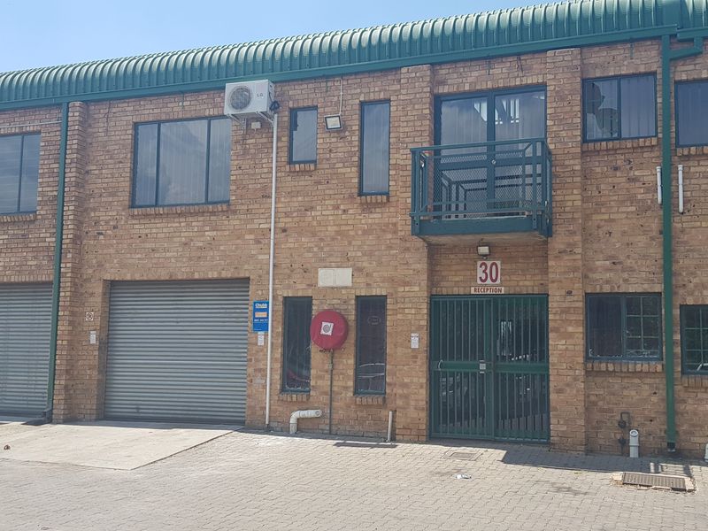 TO LET - Small Warehouse Hennopspark Industrial Centurion - Photo 2