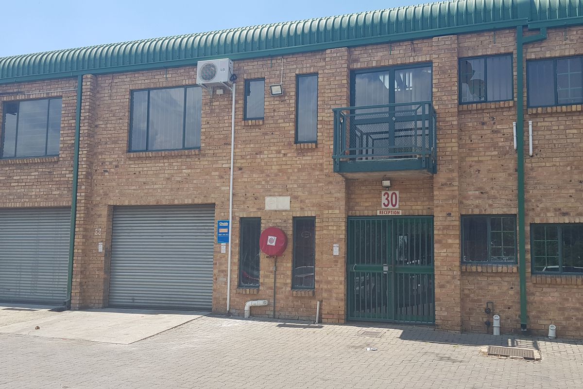 TO LET - Small Warehouse Hennopspark Industrial Centurion - Photo 2