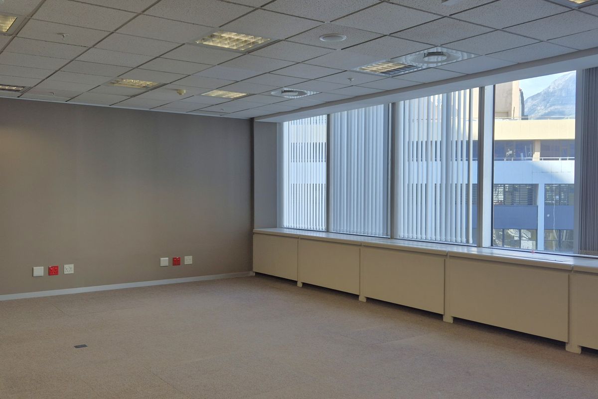 SA RESERVE BANK BUILDING | ST GEORGES MALL | SECURE | CBD - Photo 2