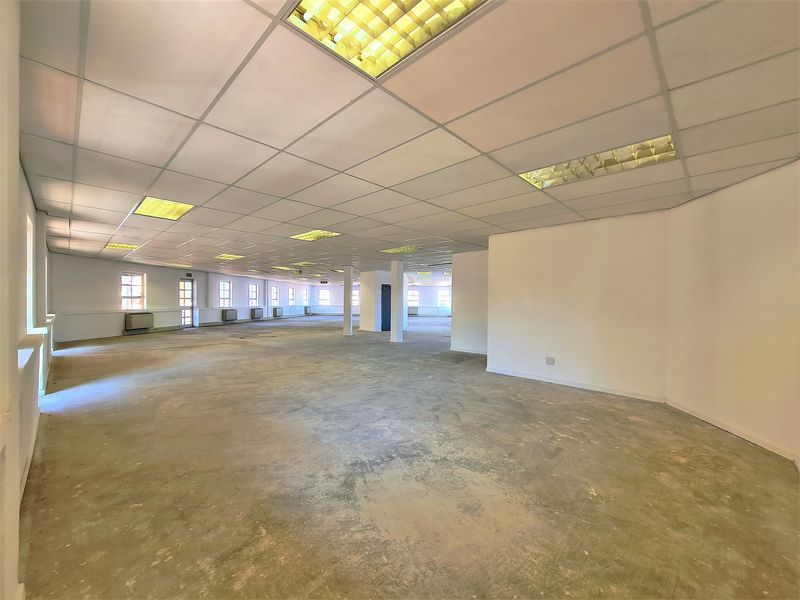363m2 Open Plan Office to Let in Fourways Golf Park - Photo 8