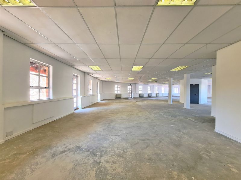 363m2 Open Plan Office to Let in Fourways Golf Park - Photo 7