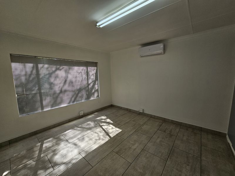 TO LET - SMALL OFFICE/RETAIL SPACE CLUBVIEW CENTURION - Photo 6