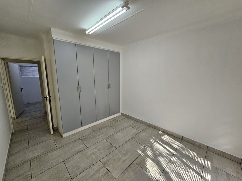 TO LET - SMALL OFFICE/RETAIL SPACE CLUBVIEW CENTURION - Photo 5