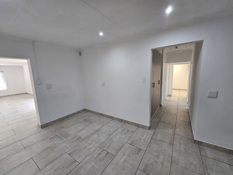 TO LET - SMALL OFFICE/RETAIL SPACE CLUBVIEW CENTURION - Photo 4