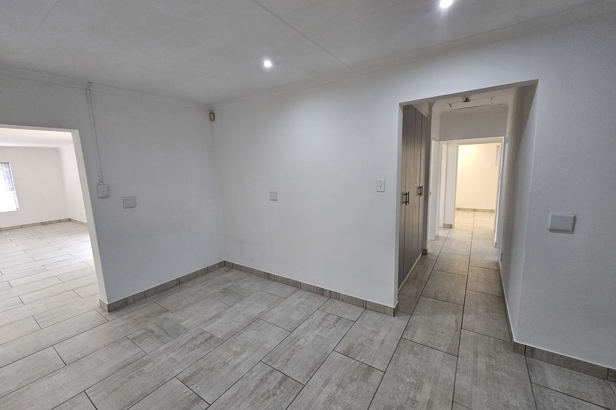 TO LET - SMALL OFFICE/RETAIL SPACE CLUBVIEW CENTURION - Photo 4