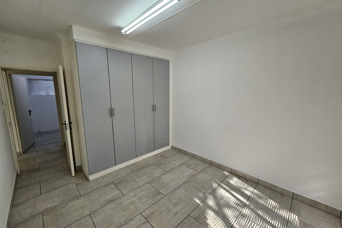 TO LET - SMALL OFFICE/RETAIL SPACE CLUBVIEW CENTURION - Photo 5