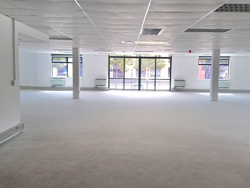 Ground Floor Office Space to Let in Plattekloof Business Park - Photo 9