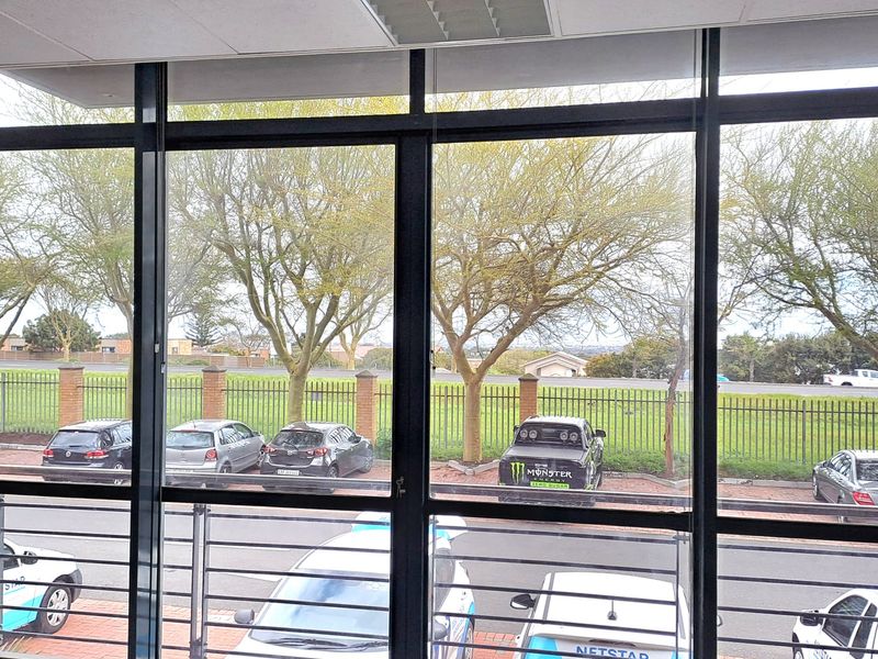 Ground Floor Office Space to Let in Plattekloof Business Park - Photo 8