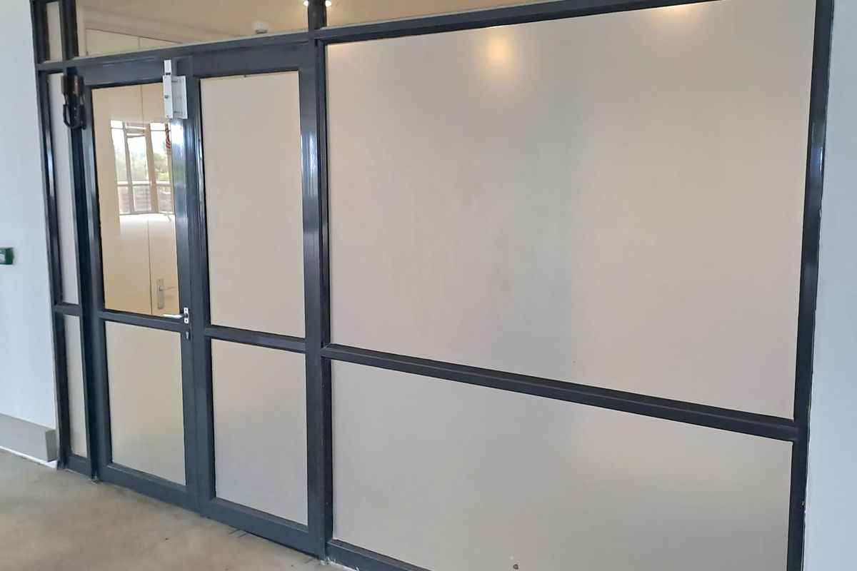Ground Floor Office Space to Let in Plattekloof Business Park - Photo 3