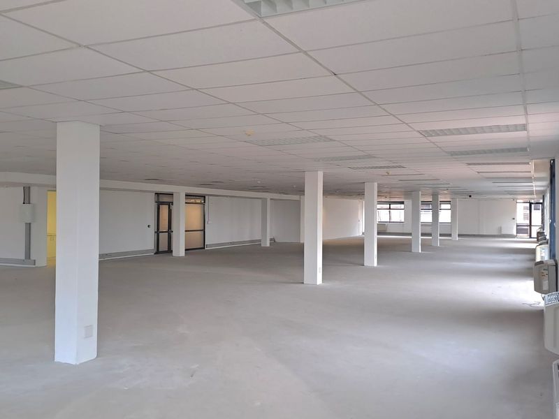 Ground Floor Office Space to Let in Plattekloof Business Park - Photo 4