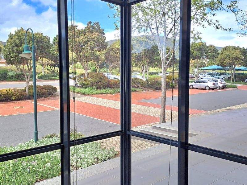 Ground Floor Office Space to Let in Plattekloof Business Park - Photo 2
