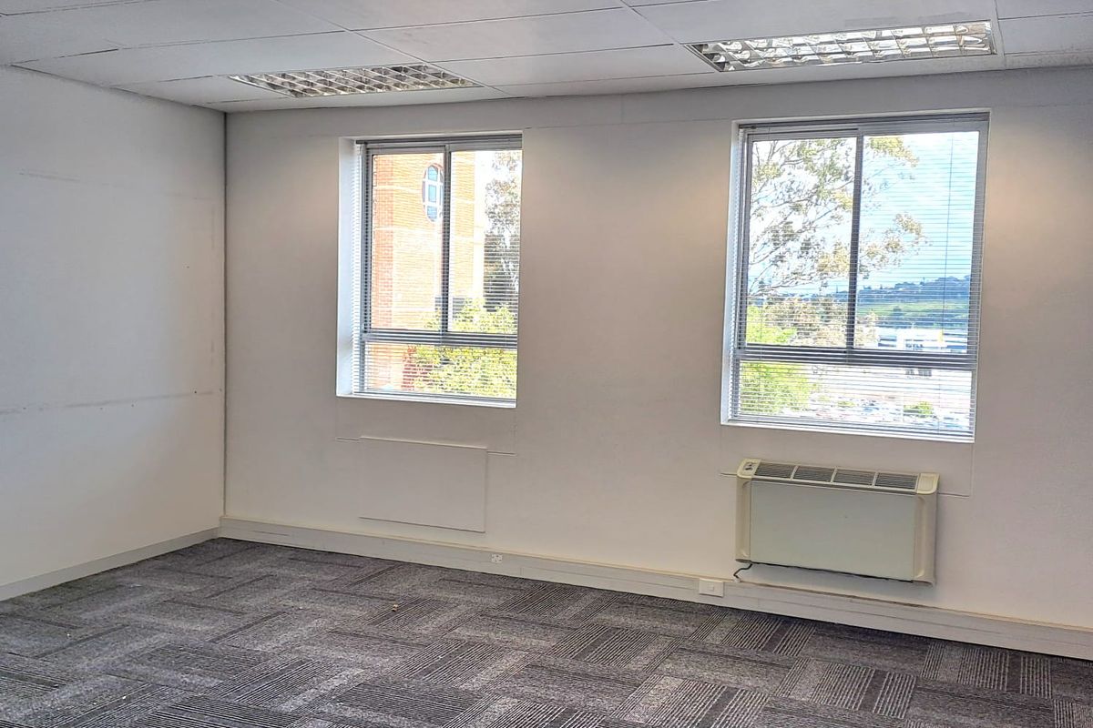 Spacious 1st Floor Office Space to Let in Tygevalley - Photo 5