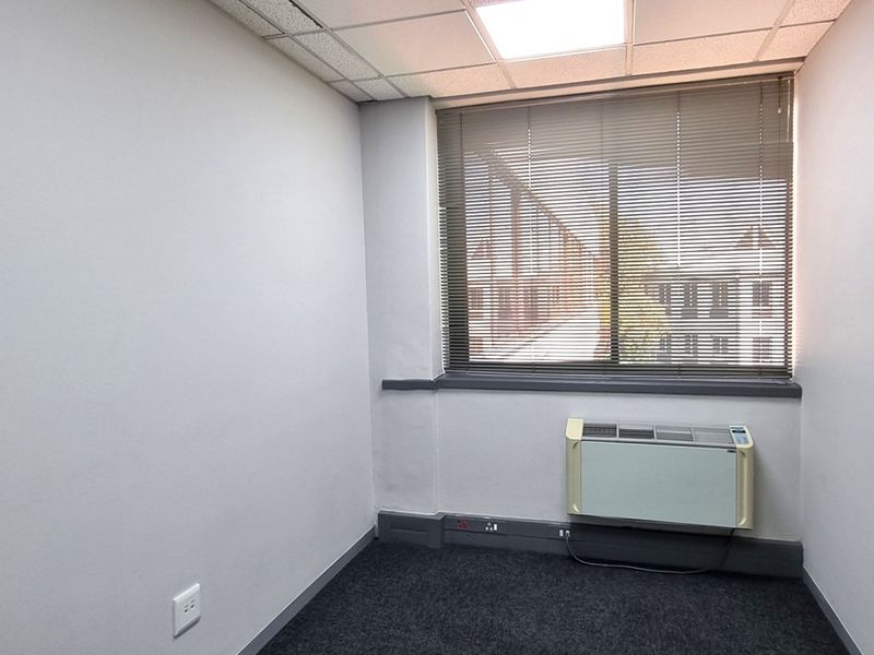 Office space to let in The Woodlands Office Park - Photo 6