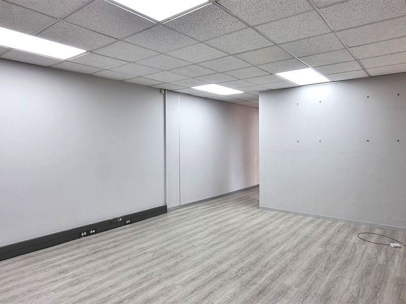 Office space to let in The Woodlands Office Park - Photo 10