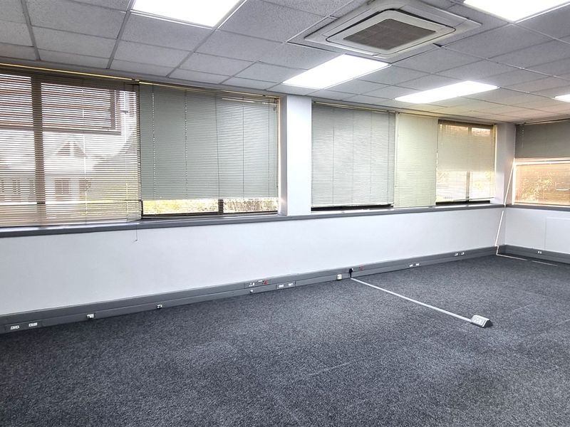 Office space to let in The Woodlands Office Park - Photo 8