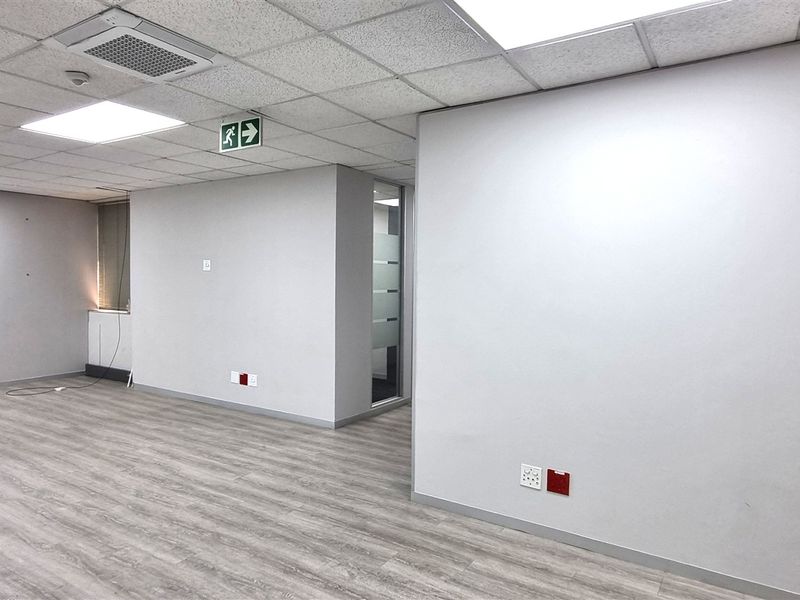 Office space to let in The Woodlands Office Park - Photo 3
