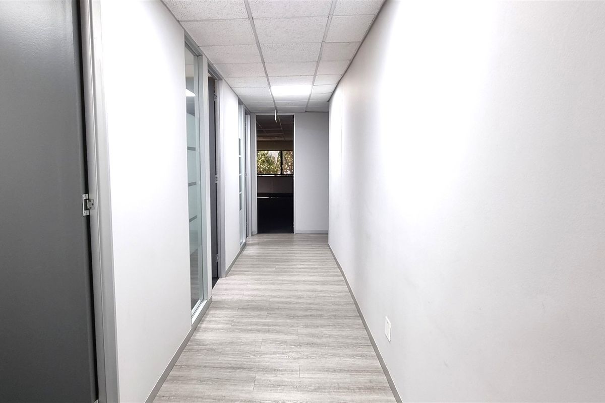 Office space to let in The Woodlands Office Park - Photo 5
