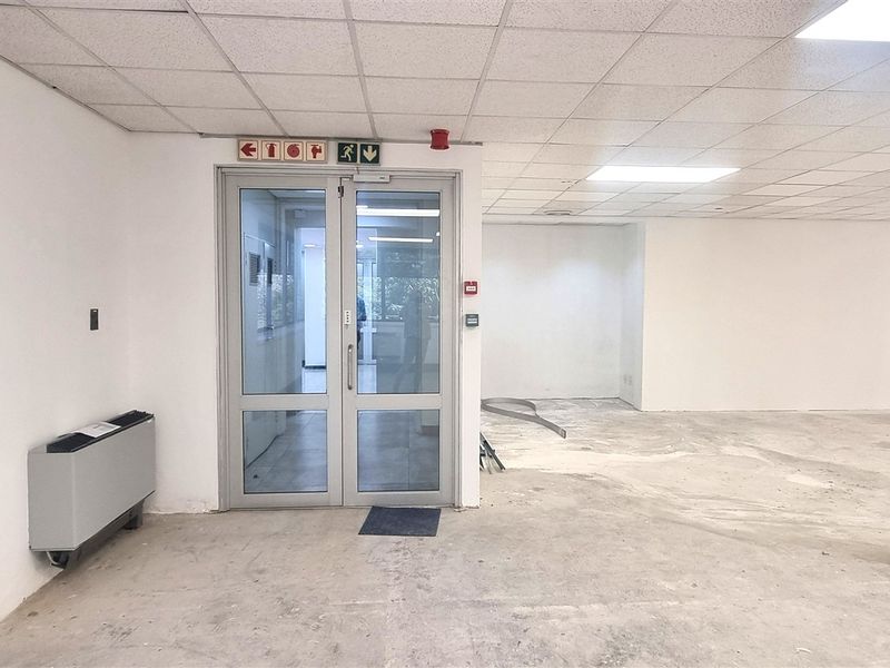 Office space to let in The Woodlands Office Park Woodmead - Photo 8