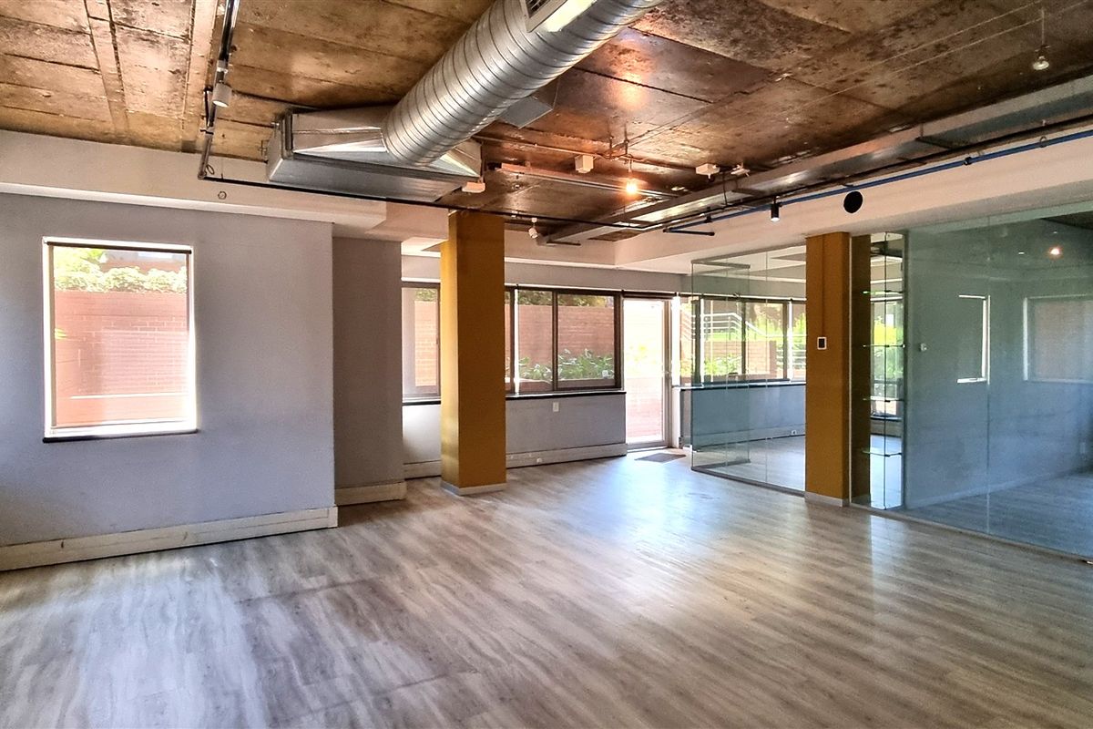 Office space to let in The Woodlands Office Park - Photo 4