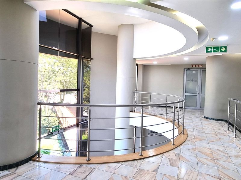 Office space to let in The Woodlands Office Park - Photo 2