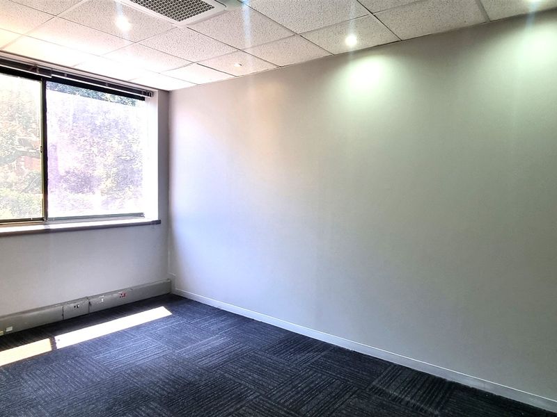 Office space to let in The Woodlands Office Park - Photo 7