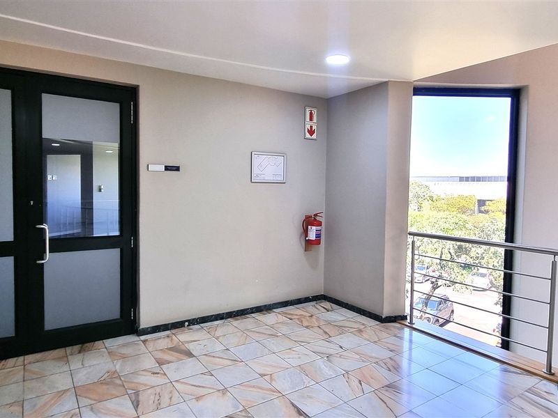 Office space to let in The Woodlands Office Park - Photo 3