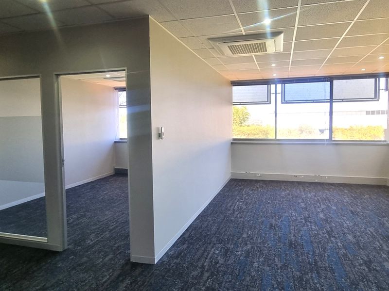 Office space to let in The Woodlands Office Park - Photo 4