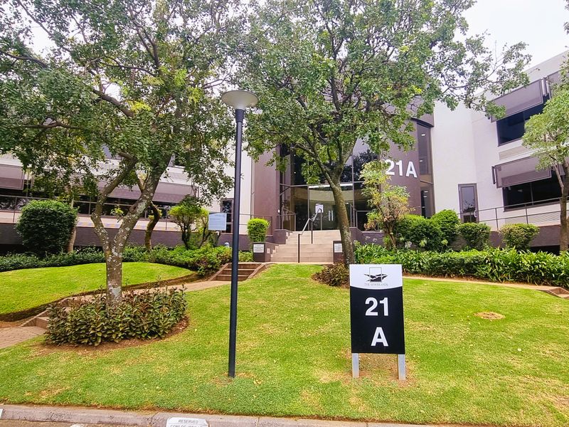 Office space to let in The Woodlands Office Park - Photo 1