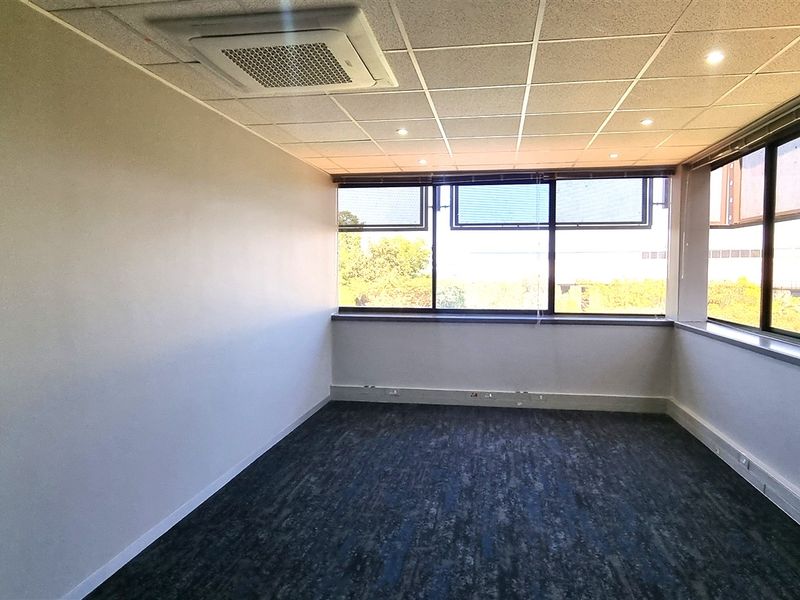 Office space to let in The Woodlands Office Park - Photo 10