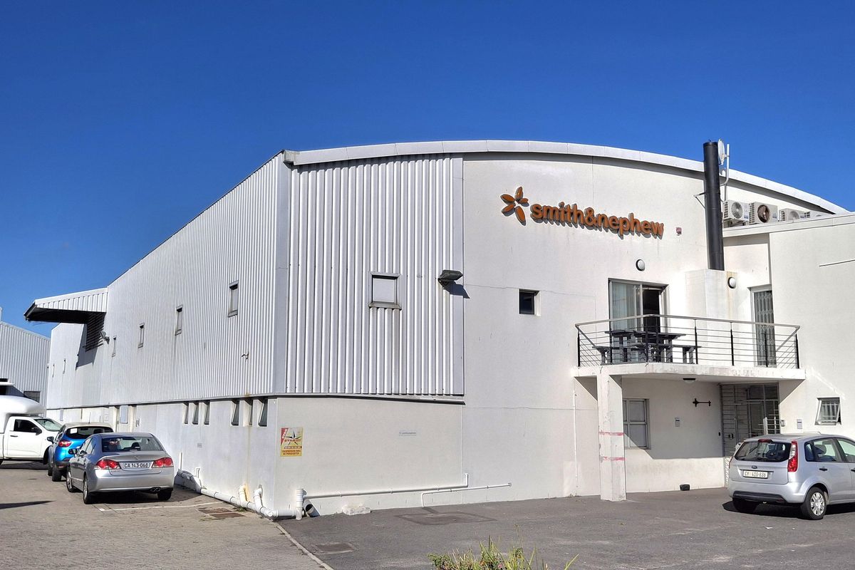1108m2 Free-standing Warehouse To Let n Montague Gardens - Photo 2