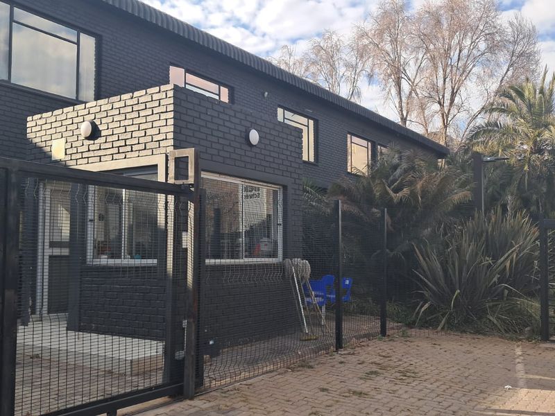 7889m2 Warehouse To Let in Clayville - Photo 5