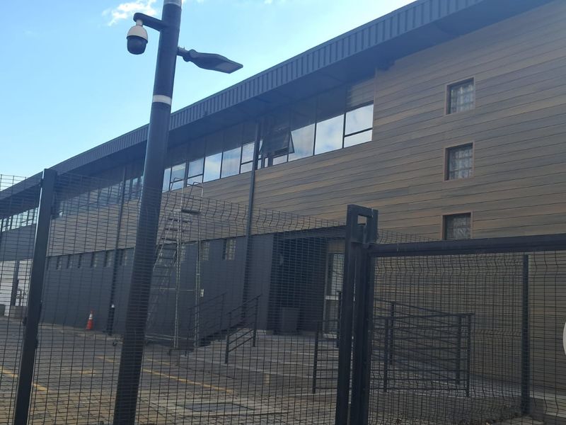 7889m2 Warehouse To Let in Clayville - Photo 4