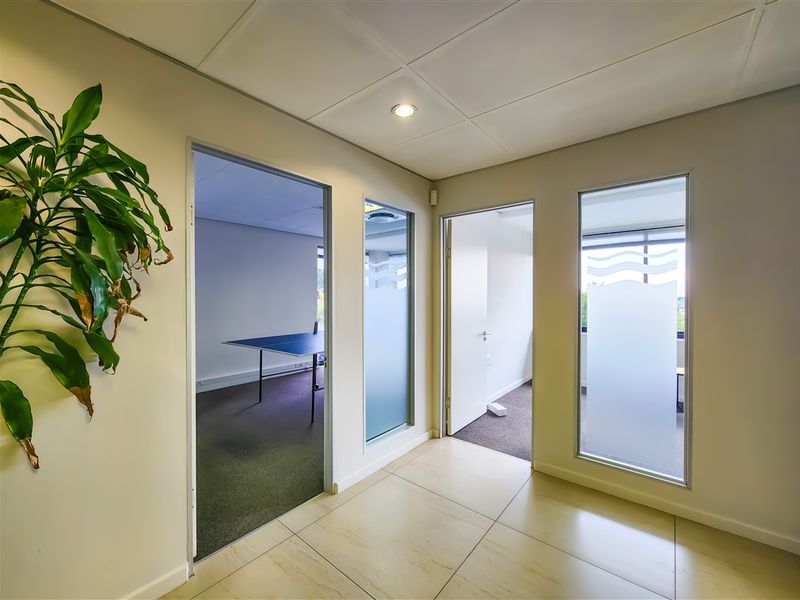 150m2 Office to Let in Willowbrook Office Park - Photo 9