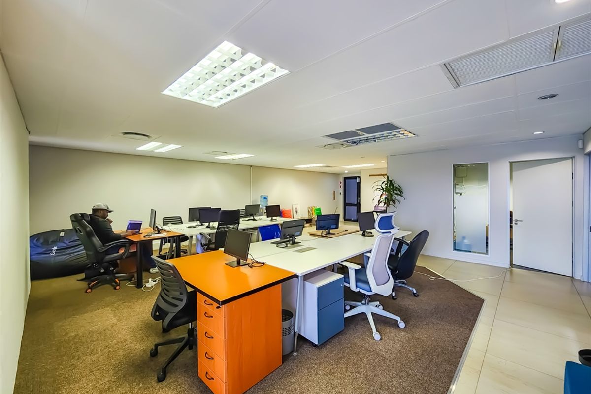 150m2 Office to Let in Willowbrook Office Park - Photo 2