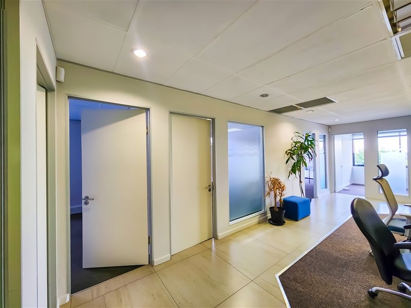 150m2 Office to Let in Willowbrook Office Park - Photo 3