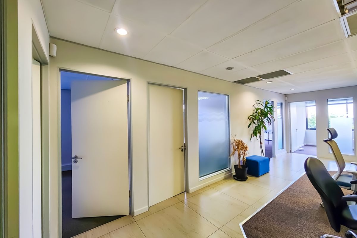 150m2 Office to Let in Willowbrook Office Park - Photo 3