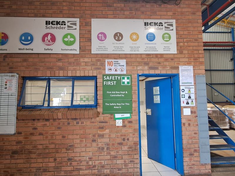 1972m2 Warehouse To Let in Clayville - Photo 6