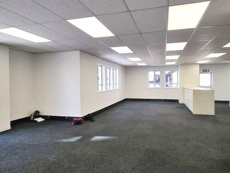 Office space to let in Wedgewood Office Park - Photo 9