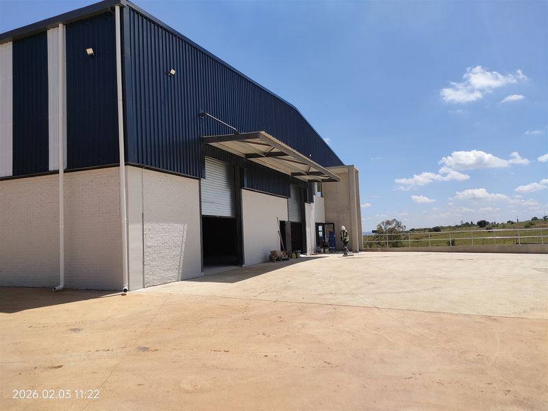 1993m2  Warehouse  - TO LEASE - Photo 4