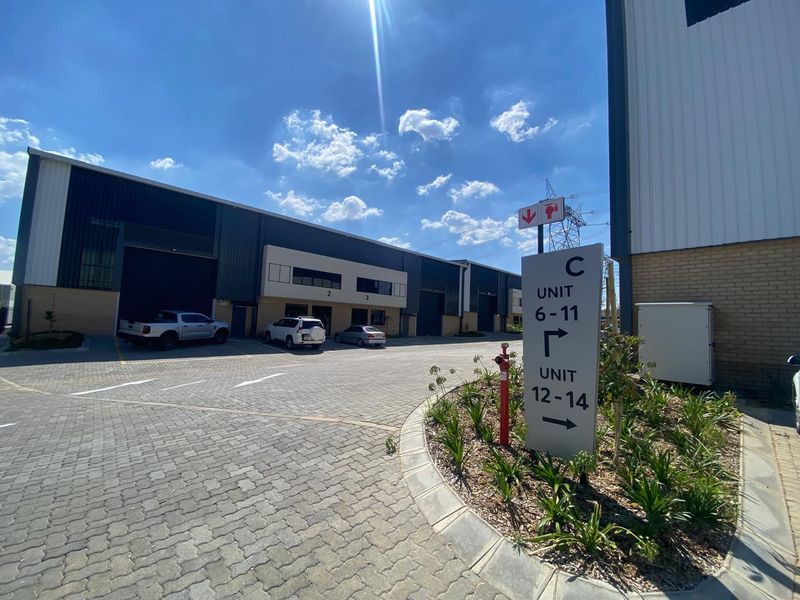 Modern Industrial Warehouse to Rent – Silverview Business Park, Samrand, Centurion - Photo 10