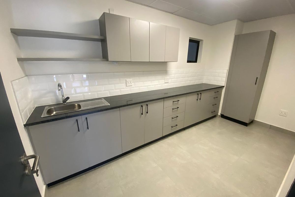 785m2 Industrial Warehouse to Lease – Silverview Business Park, Samrand, Centurion - Photo 3