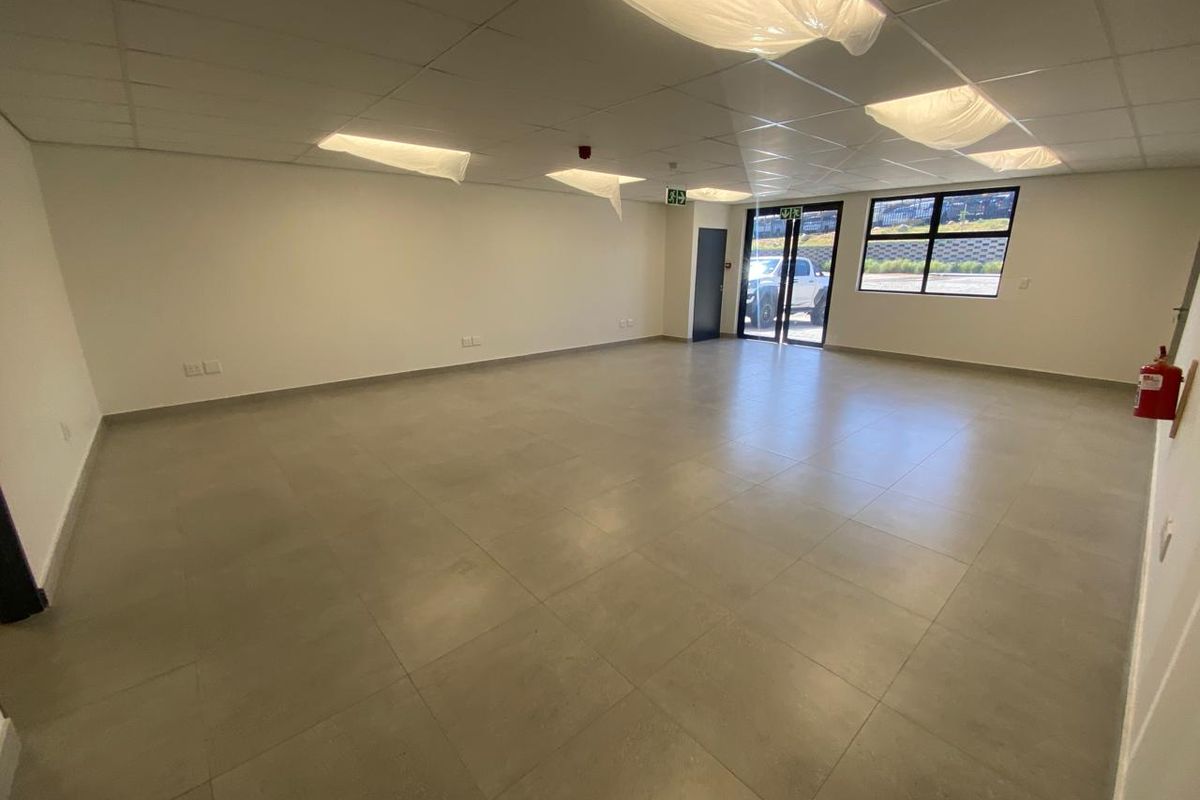 785m2 Industrial Warehouse to Lease – Silverview Business Park, Samrand, Centurion - Photo 2