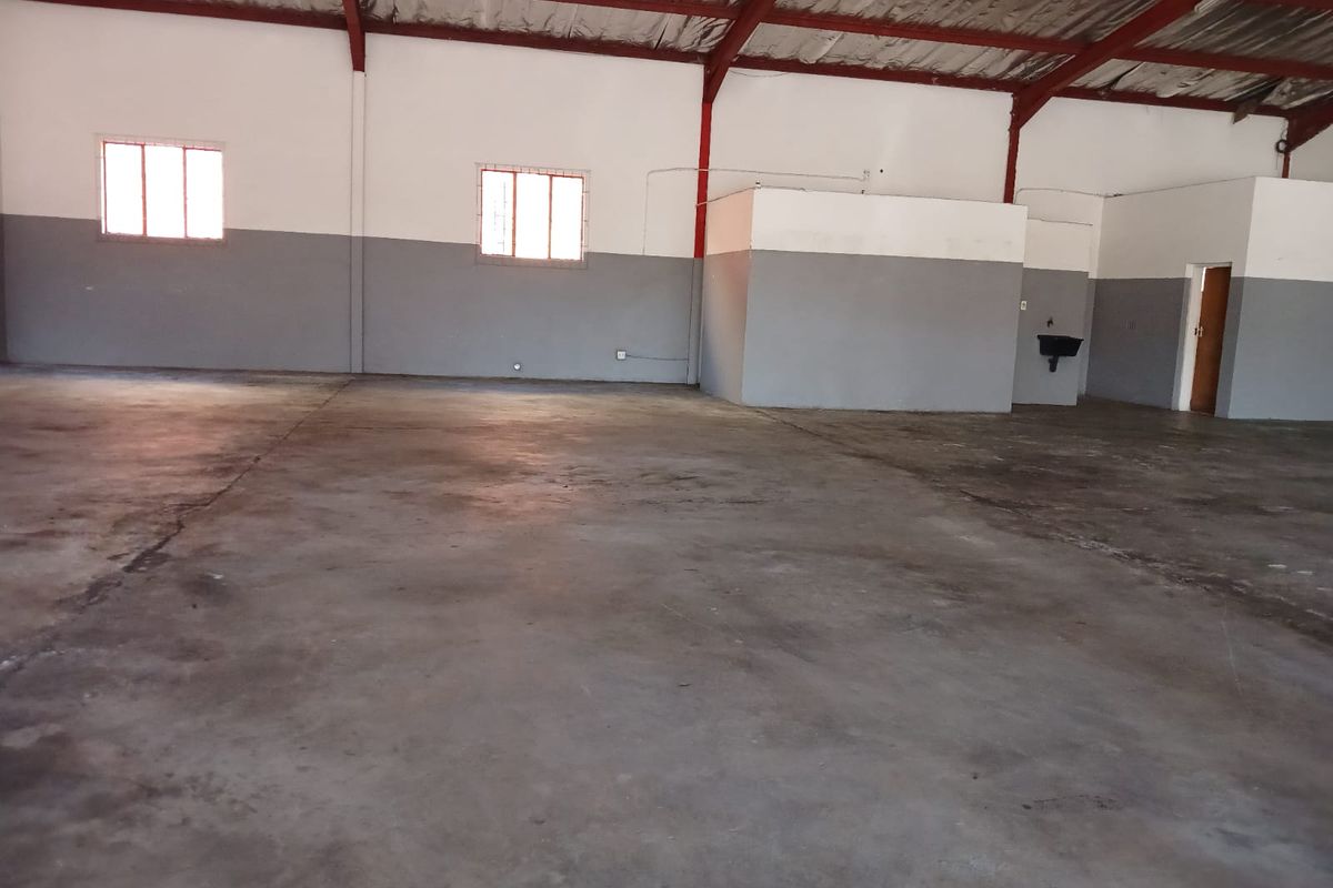 Prime Commercial Property in Newcastle Central – Ideal for Diverse Business Needs - Photo 4